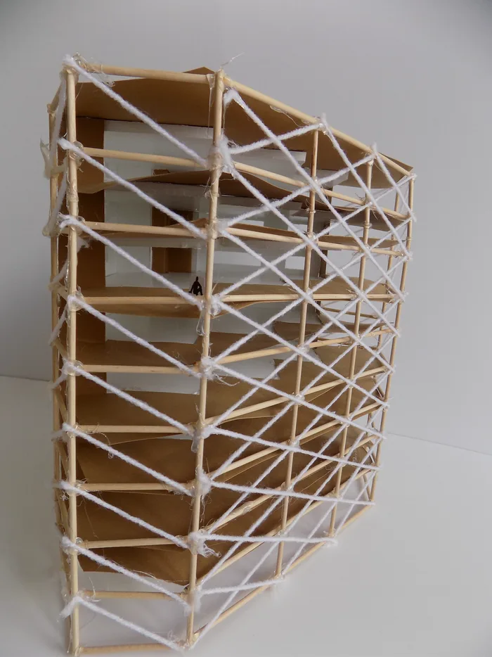 Maqueta de madera de la estructura del proyecto de Urbanova, en Alicante